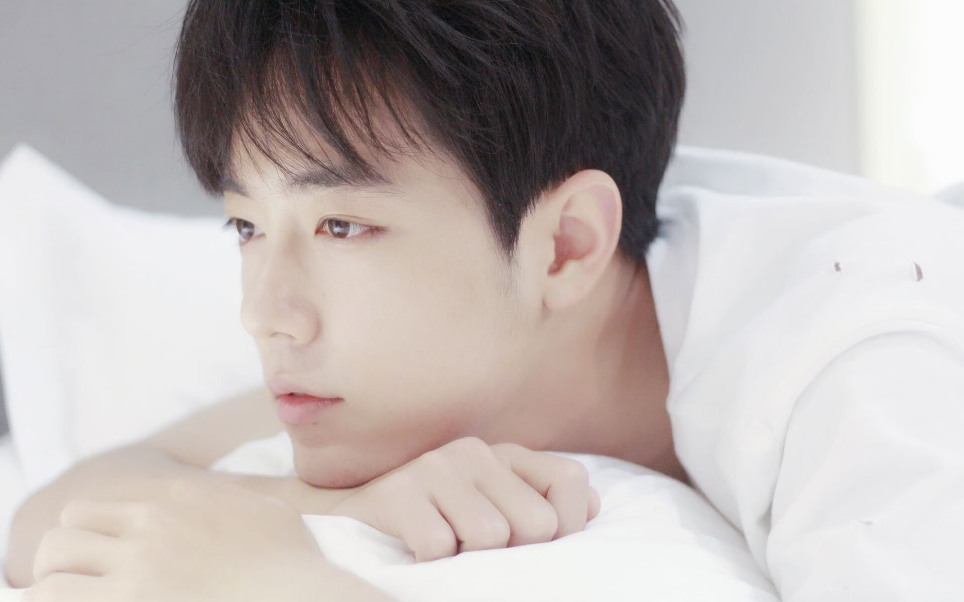 东亚杯国足战胜 球员技战术提升明显，东亚杯国足1比2日本