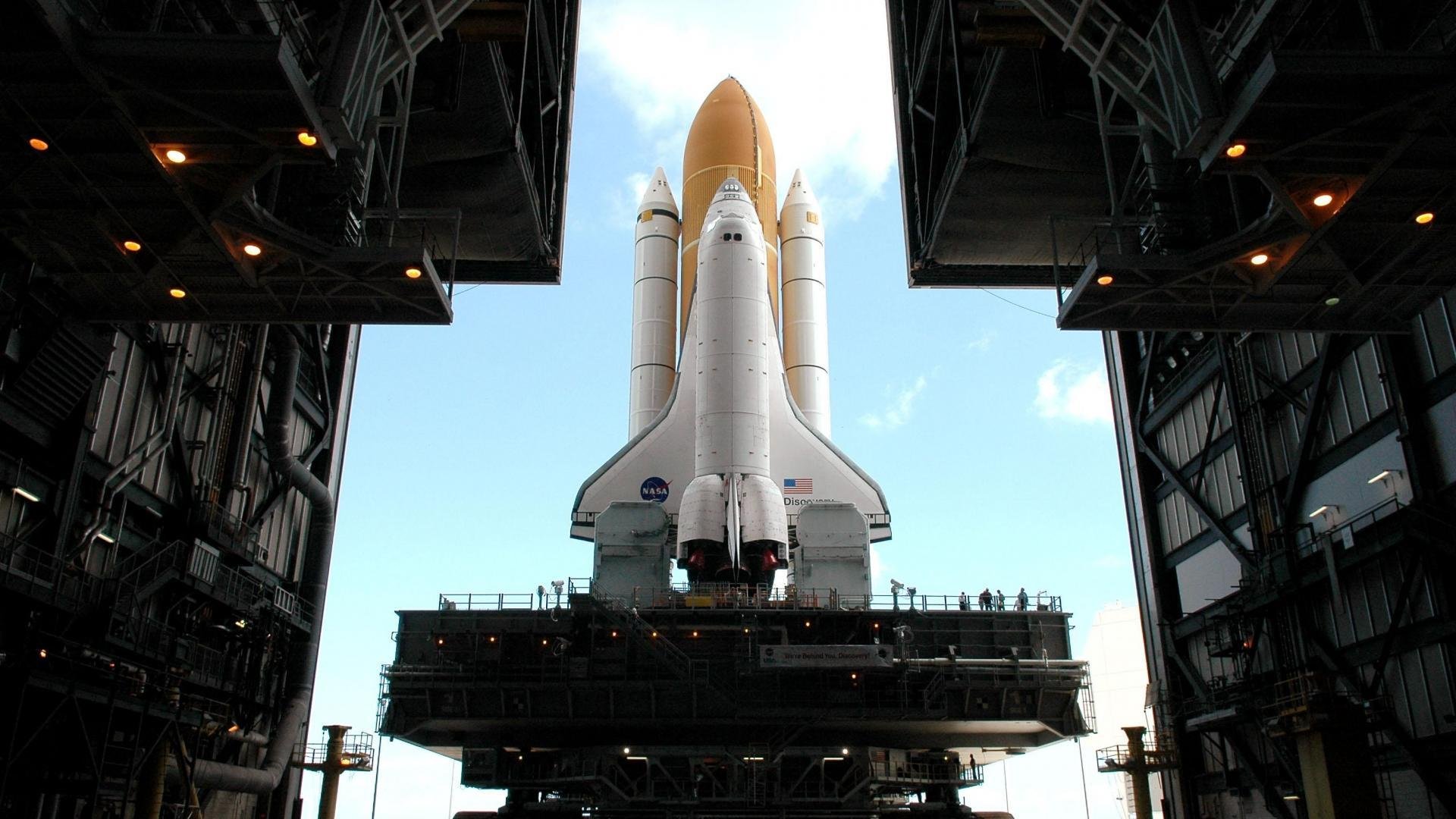 五大联赛争冠球队的防守区域战术差异分析,五大联赛各球队的关系