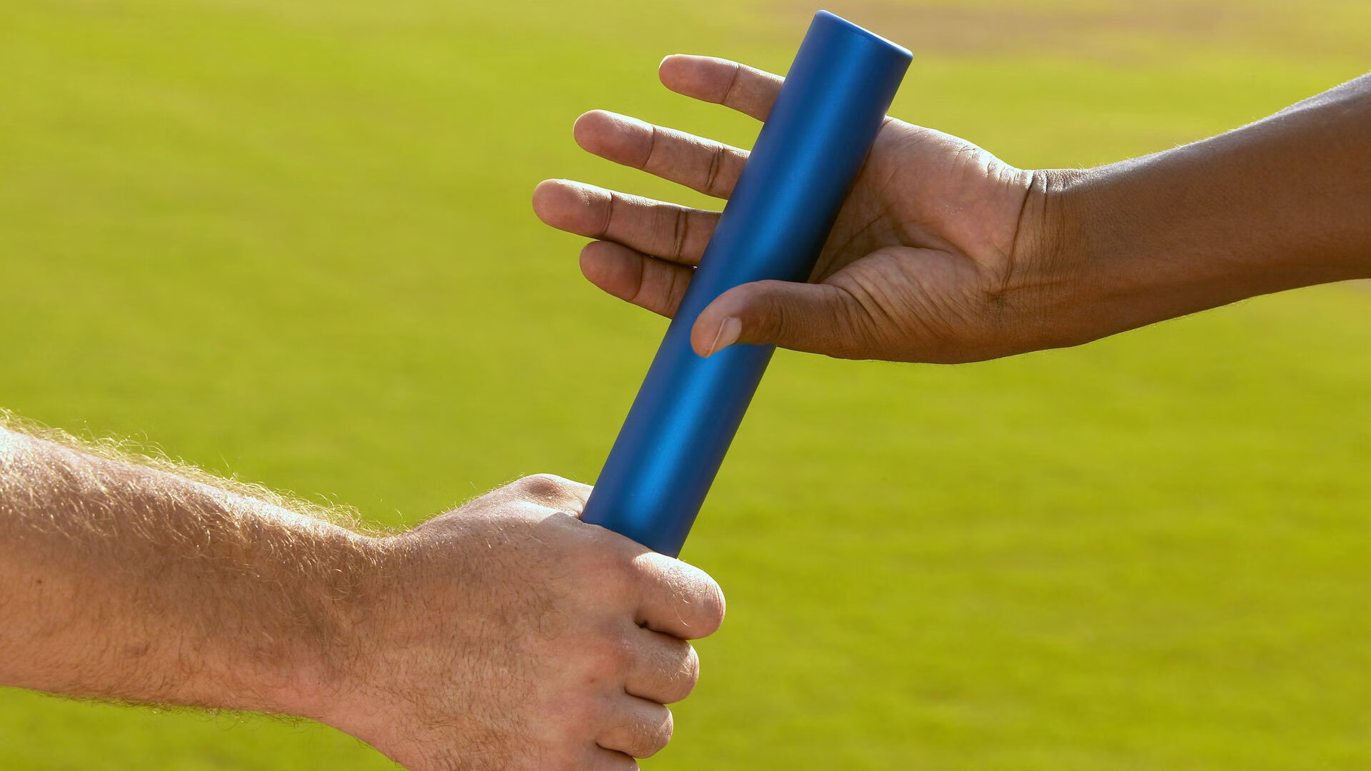 开云网页版-年轻教练崭露头角，战术革新引领新风向，年轻的教官是怎样的