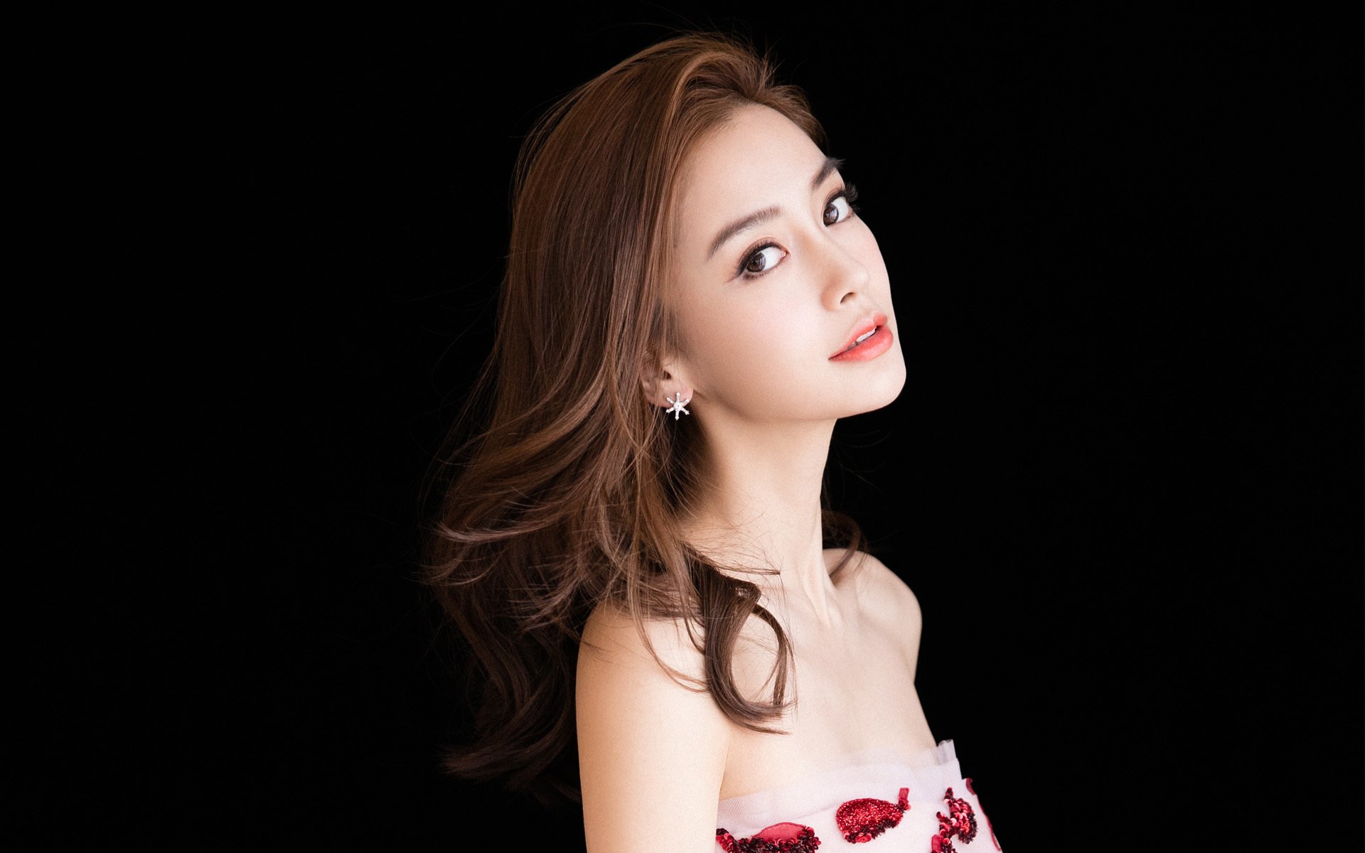 跳水难点克服突尼斯动作流畅，跳水 凸