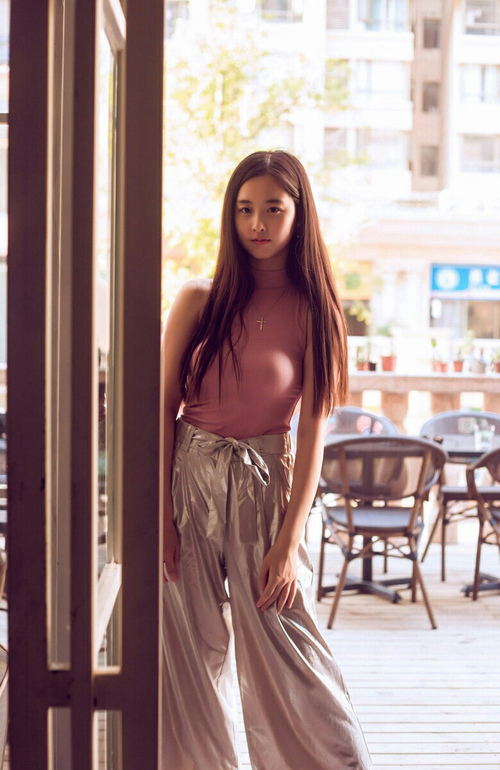 开云体育-陈芋汐女子10米跳台决赛夺冠瞬间，陈芋汐10米跳台摘银多少分